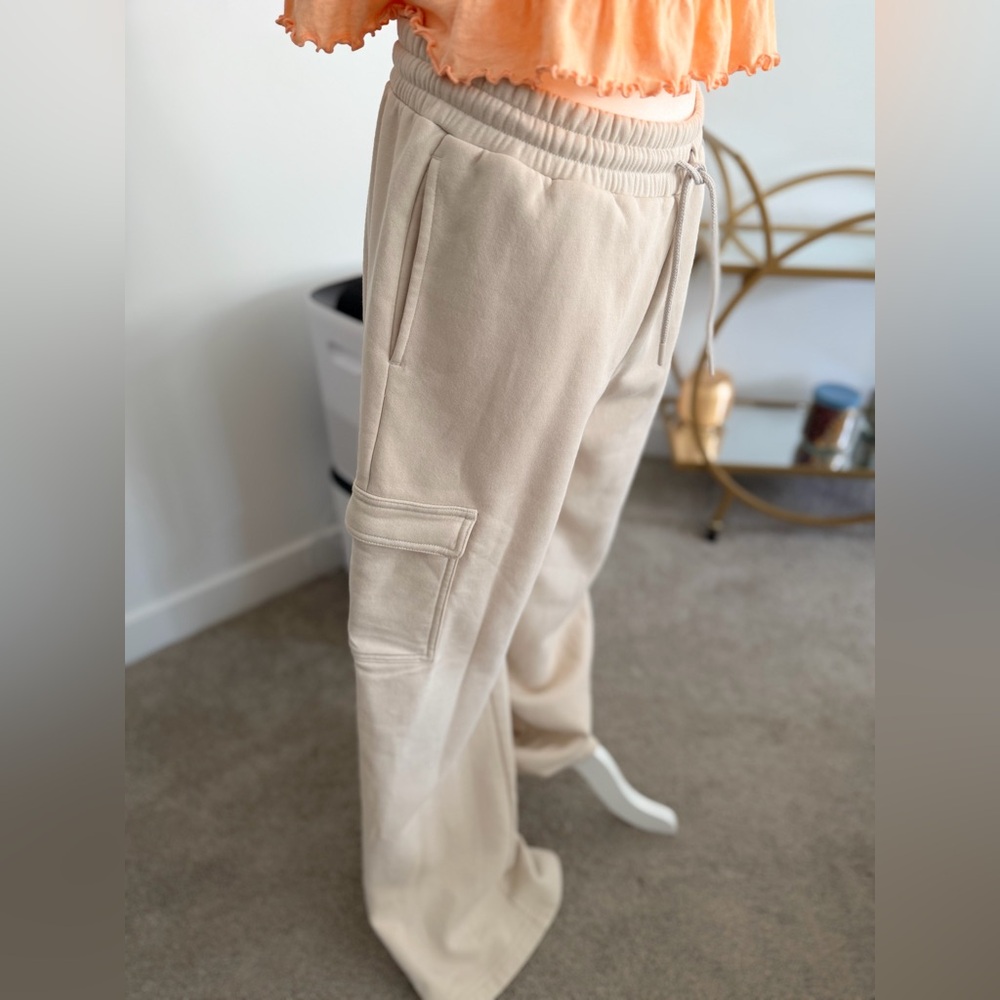 BP Cargo Wide Leg Sweatpants - Picture 3 of 6